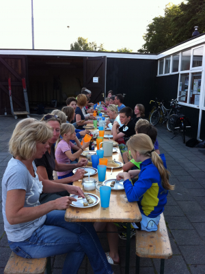 2012 - Blikkenburg samen eten juli